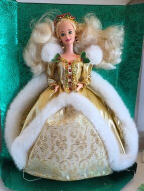 Mattel 1994 Happy Holidays Special Edition Barbie Doll